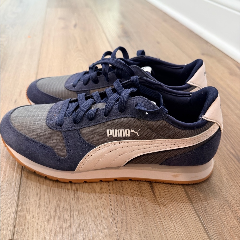 Puma Kids Dark Blue and Beige Sneakers